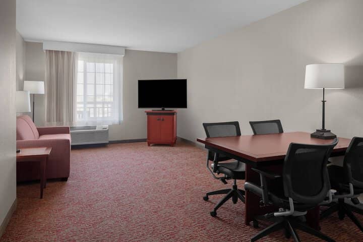 Room 17 of 32