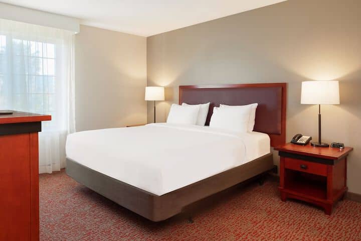 Room 4 of 32