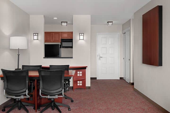Room 16 of 32