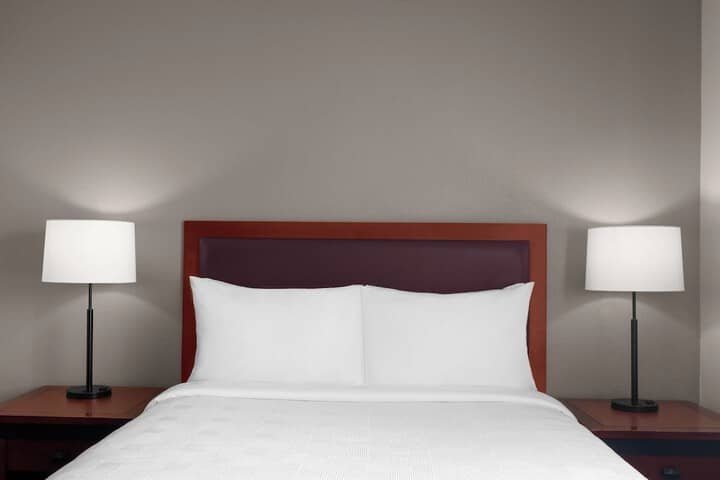 Room 9 of 32